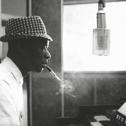 Nat King Cole - It's Only A Paper Moon